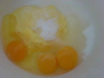 Rezept: Reste-Pflaumenkuchen Bild Nr. 17 Reste-Pflaumenkuchen - Rezept - Bild Nr. 17