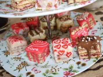 Rezept: Petit Fours Bild Nr. 3 Petit Fours - Rezept - Bild Nr. 3