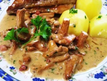 Rezept: Pfifferlinge in heller Soße ... Bild Nr. 5 Pfifferlinge in heller Soße ... - Rezept - Bild Nr. 5