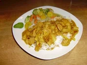 Schnelles Zwiebel-Curry-Hühnchen mit Ananas - Rezept