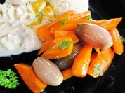 Glasierte Möhrchen mit Schalotten ... - Rezept