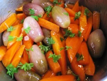 Rezept: Glasierte Möhrchen mit Schalotten ... Bild Nr. 6 Glasierte Möhrchen mit Schalotten ... - Rezept - Bild Nr. 6