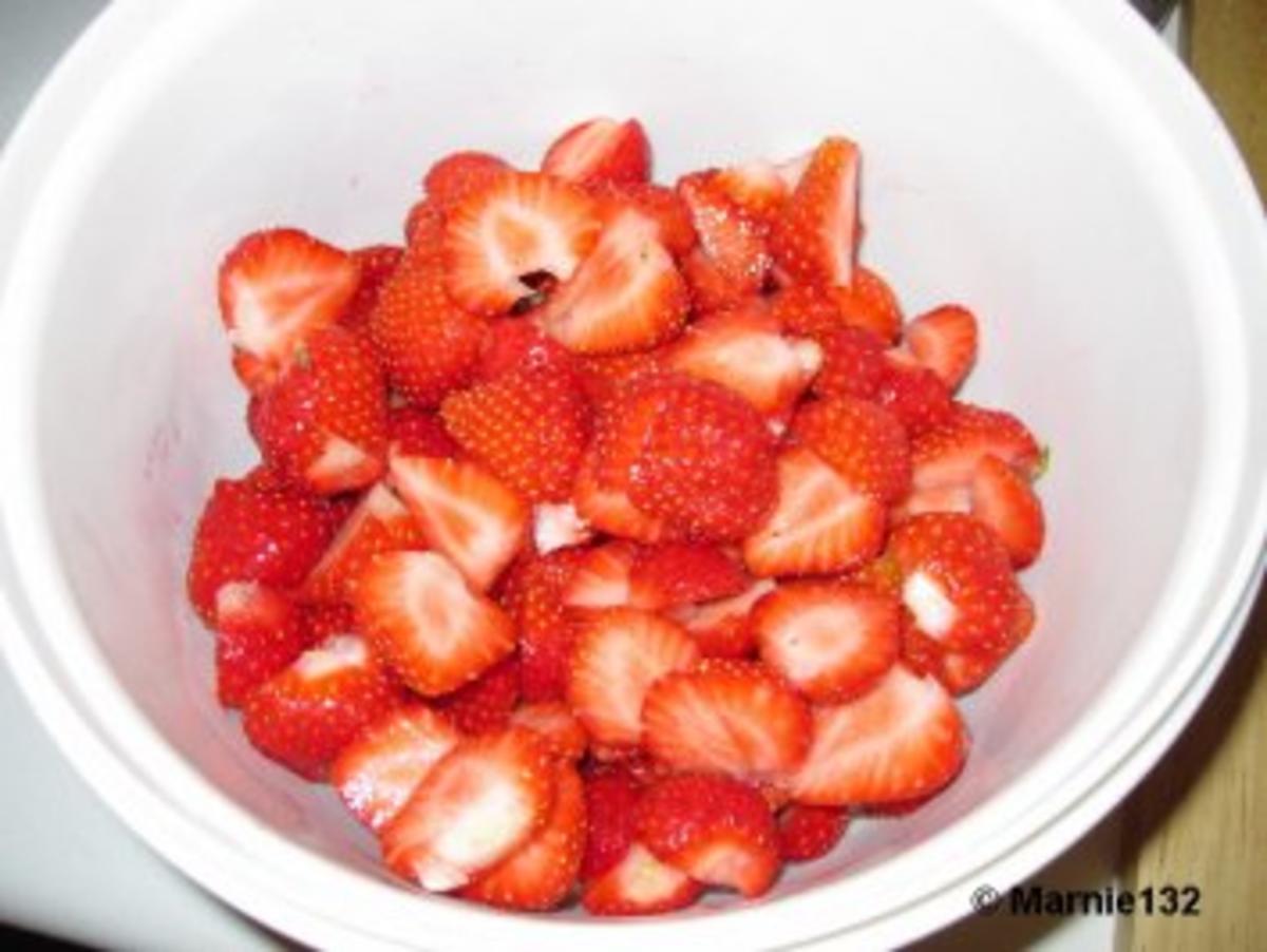 Joghurt-Erdbeer- Torte - Rezept - Bild Nr. 6
