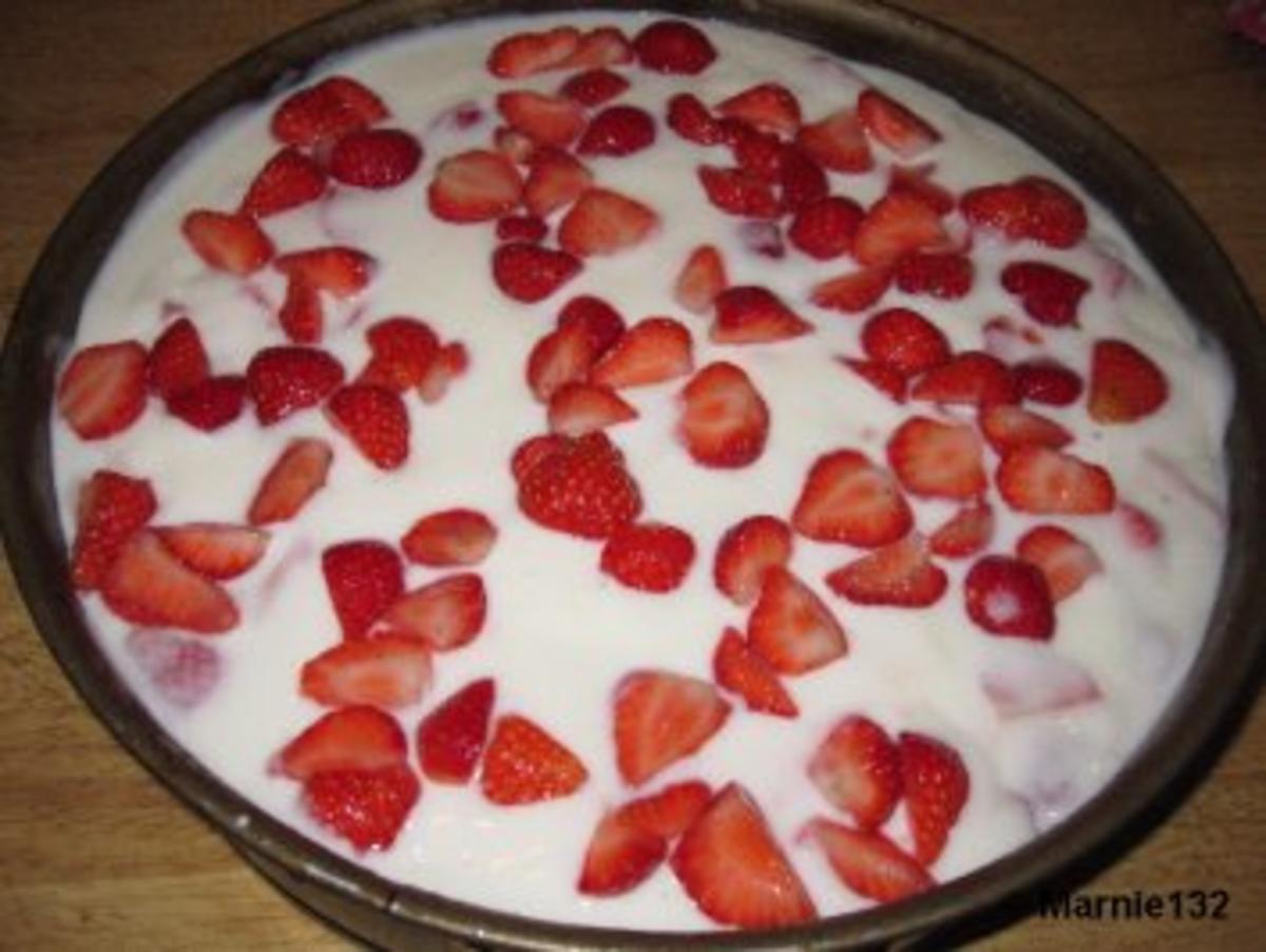 Joghurt-Erdbeer- Torte - Rezept - Bild Nr. 12