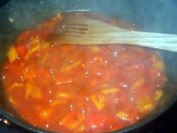 Chili-Hähnchenschenkel auf Rahmpaprika - Rezept - Bild Nr. 6