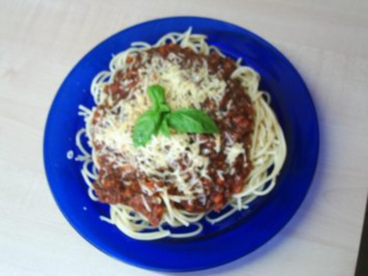 Soßen:Bolognesesoße mit Spaghetti - Rezept