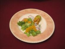 Gefüllte Zucchiniblüte mit Scampi-Tatar und Couscous-Gemüse - Rezept