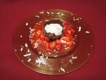 Rezept: Kokos-Sorbet mit Erdbeer-Ragout Kokos-Sorbet mit Erdbeer-Ragout - Rezept