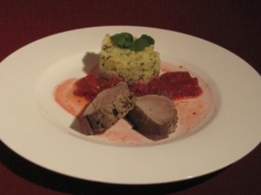 Schweinefilet in Kaffeekruste mit Erdbeerchutney und Minz Couscous ...