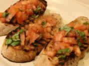 Bruschette mit Kirsch-Tomaten und Basilikum - Rezept - Bild Nr. 9