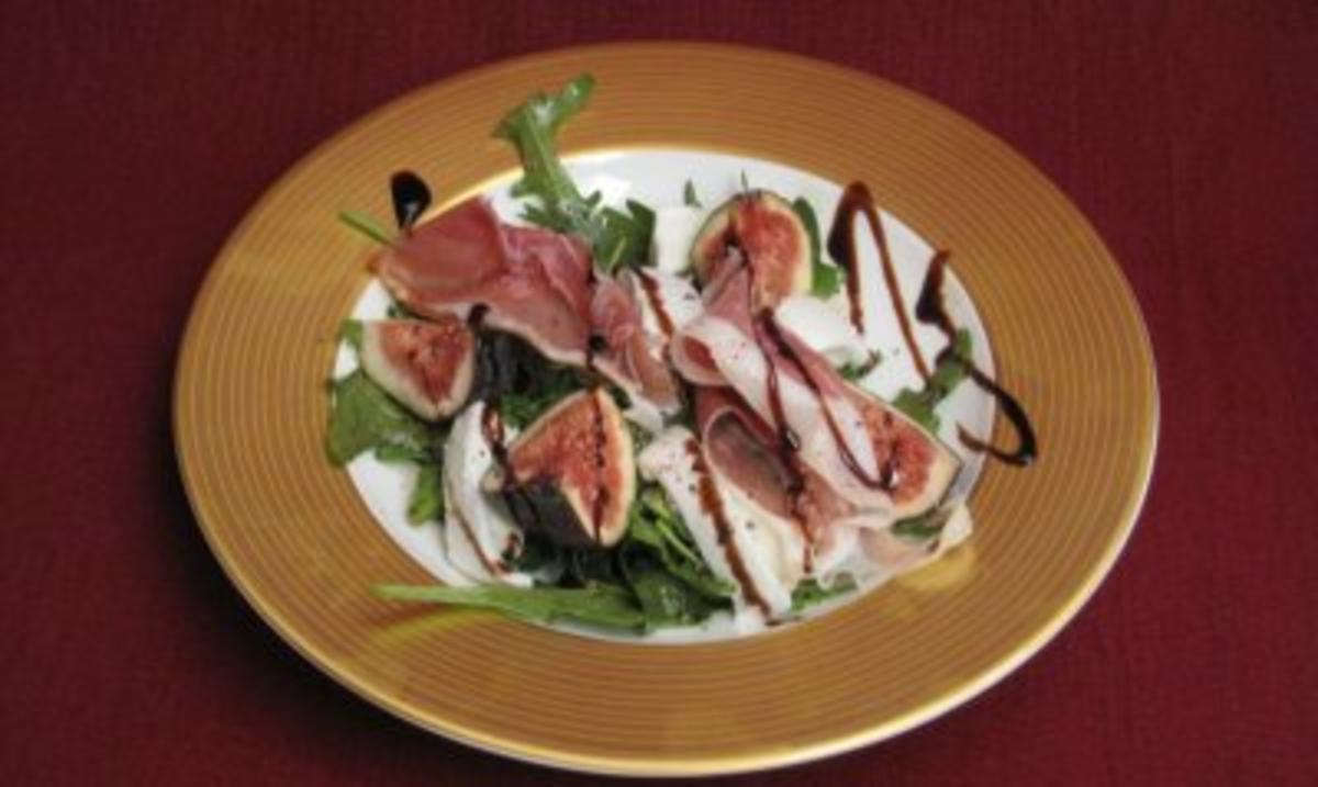 Rucolasalat mit Feigen, Mozzarella und Parmaschinken - Rezept - kochbar.de Rucolasalat mit Feigen, Mozzarella und Parmaschinken - Rezept - kochbar.de