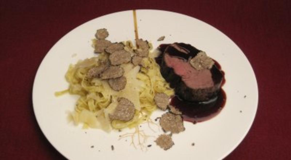 Bilder für Rinderfiletwürfel an Trüffel-Tagliatelle - Rezept