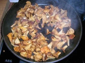 Kartoffel-/Pfifferlingsalat - solo zu genießen oder mit einem Stück Fleisch nach Wahl - Rezept - Bild Nr. 5