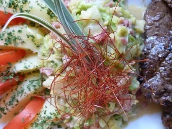 Rosmarinleber an Wirsing im Speckrahm mit Salzkartoffeln - Rezept - Bild Nr. 2