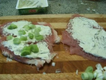 Rezept: Putenschnitzel eingerollt Bild Nr. 3 Putenschnitzel eingerollt - Rezept - Bild Nr. 3