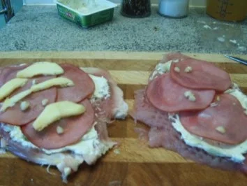 Rezept: Putenschnitzel eingerollt Bild Nr. 4 Putenschnitzel eingerollt - Rezept - Bild Nr. 4