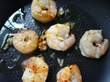 Rezept: Rührei mit King-Prawns Bild Nr. 2 Rührei mit King-Prawns - Rezept - Bild Nr. 2