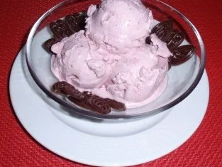 Cremiges Kirsch-Eis - Rezept