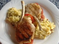 Koteletts vom Iberico Schwein mit Kartoffelolivenölstampf - Rezept