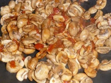 Rezept: Kräuter - Omelette mit Champignon - Tomaten - Füllung Bild Nr. 3 Kräuter - Omelette mit Champignon - Tomaten - Füllung - Rezept - Bild Nr. 3