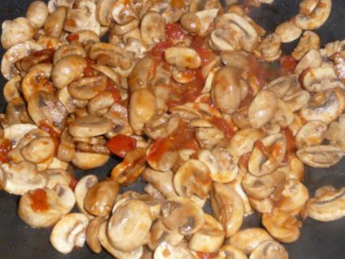 Kräuter Omelette mit Champignon Tomaten Füllung - schnell &amp; einfach ...