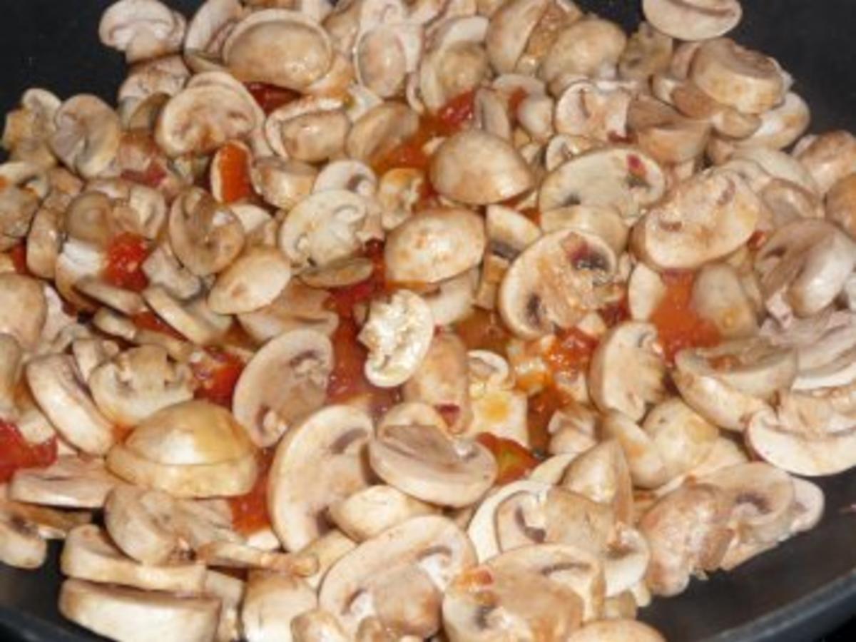 Kräuter Omelette mit Champignon Tomaten Füllung - schnell &amp; einfach ...
