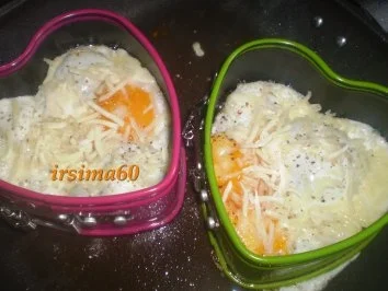 Rezept: Herzige Spiegeleier auf Toast Bild Nr. 5 Herzige Spiegeleier auf Toast - Rezept - Bild Nr. 5