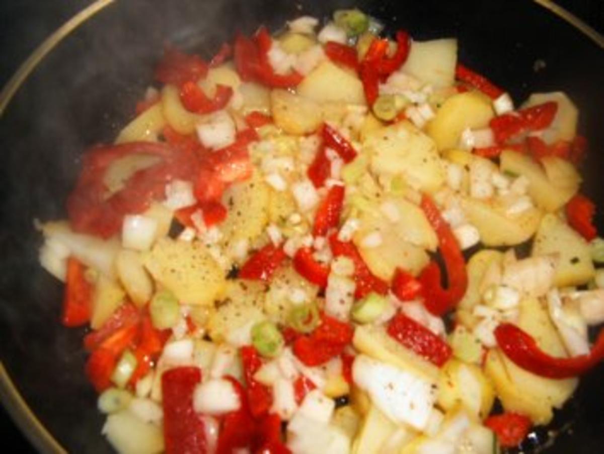 Kartoffel-Gemüse -Wurst-Ei-Pfanne - Rezept - Bild Nr. 3