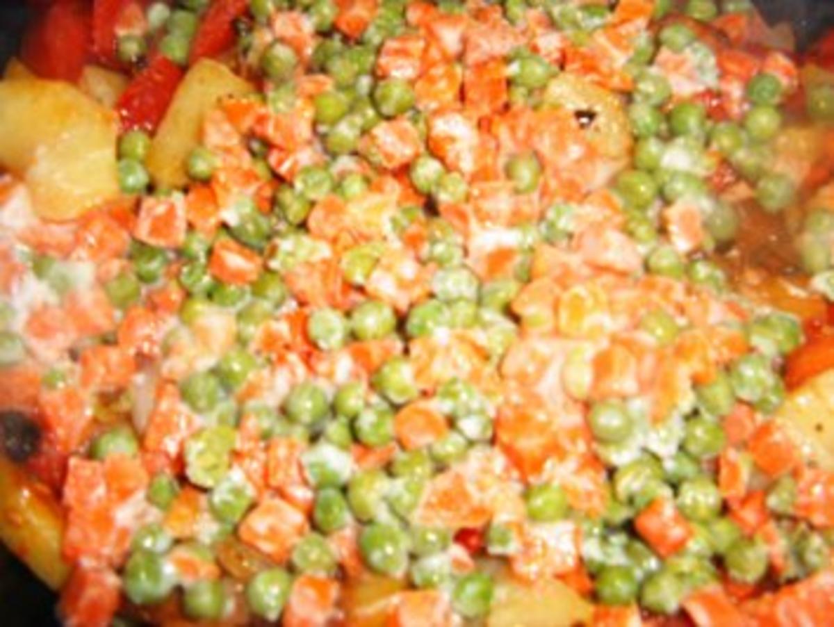 Kartoffel-Gemüse -Wurst-Ei-Pfanne - Rezept - Bild Nr. 4