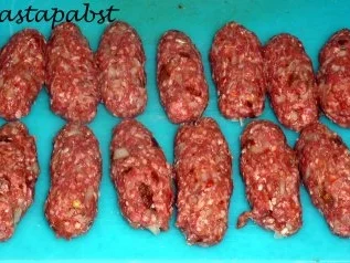 Rezept: Dattelhackröllchen an Reiskugeln Bild Nr. 2 Dattelhackröllchen an Reiskugeln - Rezept - Bild Nr. 2