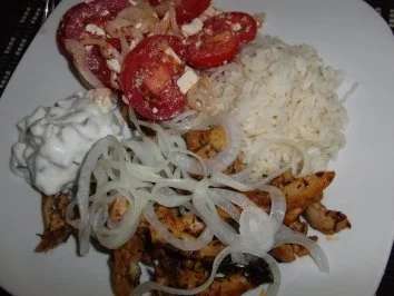 Huhn : Hähnchen-Gyros mit gigantischem Zaziki - Rezept