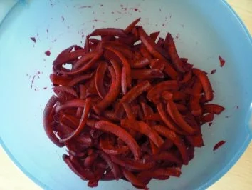 Tafelspitz mit in Weißwein gegarten Ingwer-Randen und Meerrettichcreme - Rezept - Bild Nr. 2