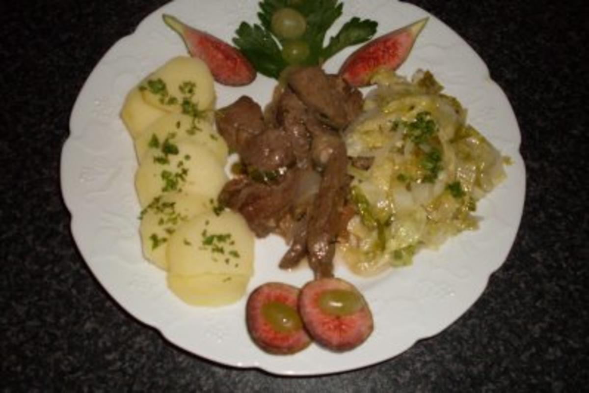 Kalbsleberstreifen in Feigen-Portwein-Sauce mit Spitzkohl & Kartoffelscheiben - Rezept - Bild Nr. 6