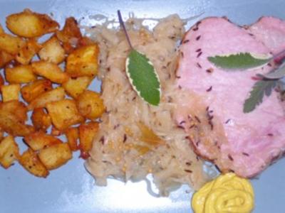 Kasseler mit Sauerkraut und knusprigen Kartoffelwürfeln - Rezept