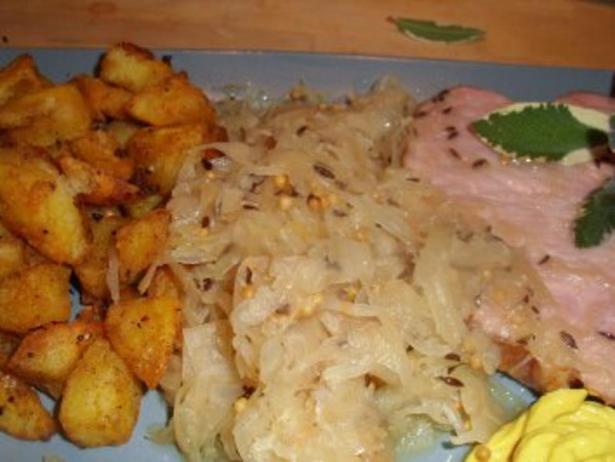 Kasseler mit Sauerkraut und knusprigen Kartoffelwürfeln - Rezept - Bild Nr. 4