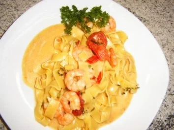 Curry-Garnelen mit Curry-Ananas-Nudeln - Rezept