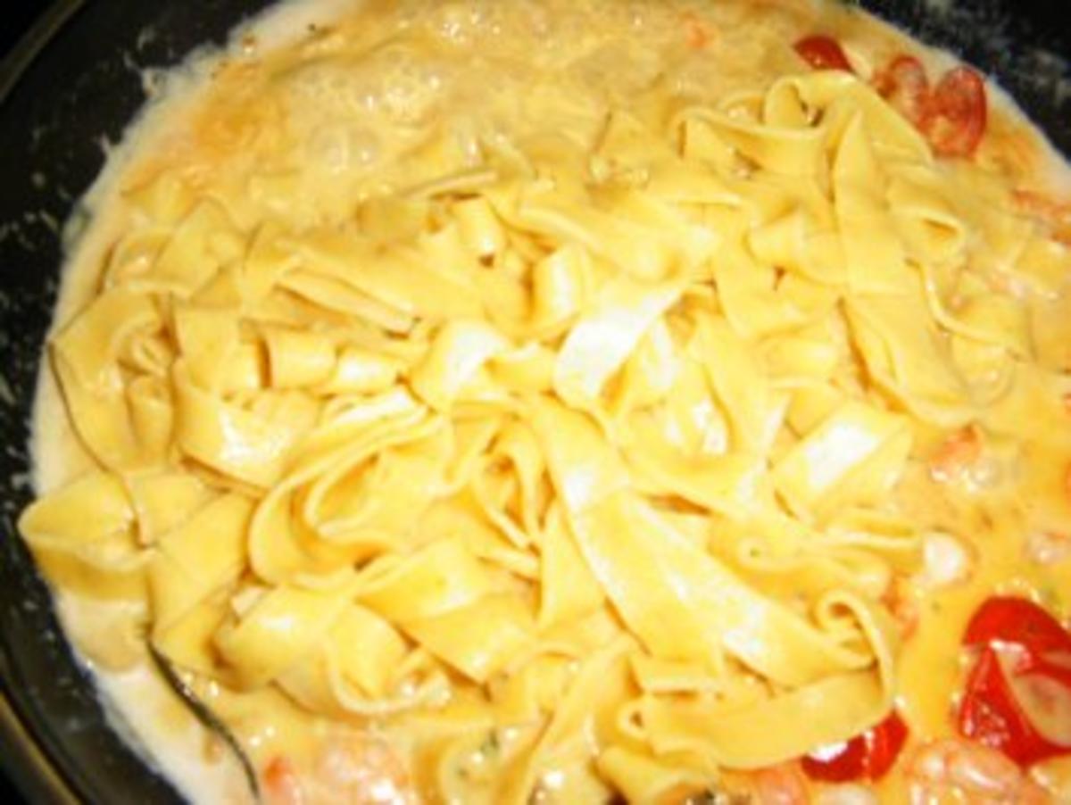 Curry-Garnelen mit Curry-Ananas-Nudeln - Rezept - Bild Nr. 8