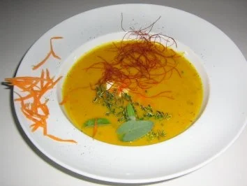 HOKKAIDO/WURZELCREMESÜPPCHEN mit Putenbruststreifen - Rezept