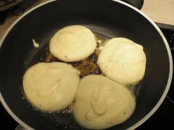 Rosmarin-Pancake mit Calvados-Kompott und Rosmarin-Joghurt-Eis - Rezept - Bild Nr. 13