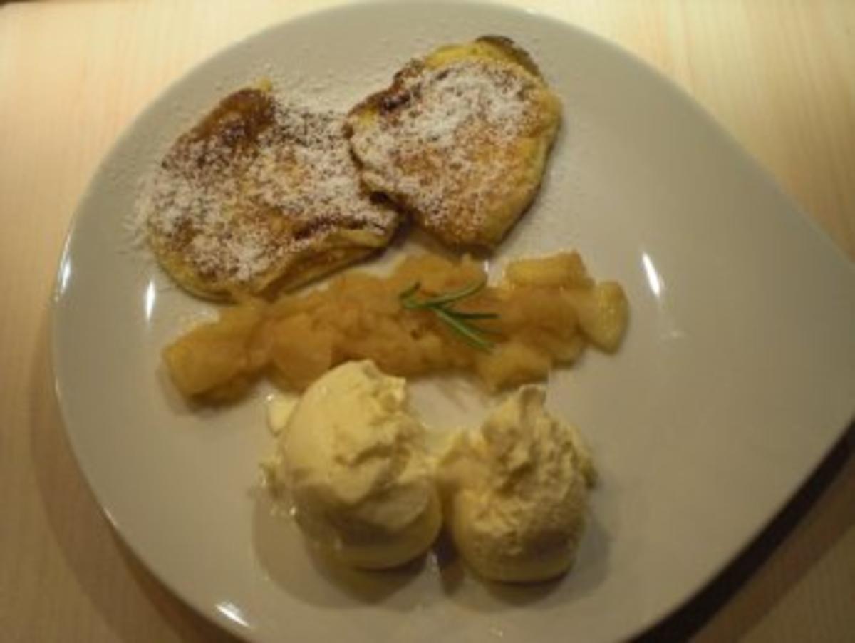 Bilder für Rosmarin-Pancake mit Calvados-Kompott und Rosmarin-Joghurt-Eis - Rezept
