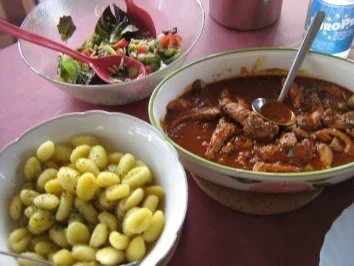 Putenstreifen in Tomaten-Oliven-Soße an Gnocchi - Rezept - Bild Nr. 6