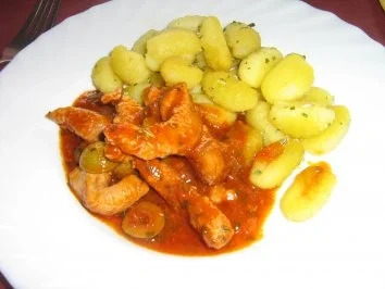 Putenstreifen in Tomaten-Oliven-Soße an Gnocchi - Rezept - Bild Nr. 7