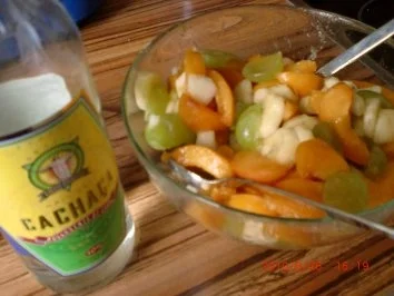 Rezept: Dessert: Mazipansahne Nocken auf Cachaca Obstsalat Bild Nr. 6 Dessert: Mazipansahne Nocken auf Cachaca Obstsalat - Rezept - Bild Nr. 6