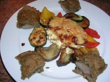 Lammlachse im Kräuterbrotmantel, Rotwein-Rosmarin Jus, mediterranes Gemüse+Kartoffelgratin - Rezept - Bild Nr. 9