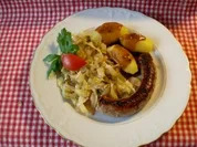 Rezept: Spitzkohl a la Bayrisch Kraut mit Bratwurst Spitzkohl a la Bayrisch Kraut mit Bratwurst - Rezept