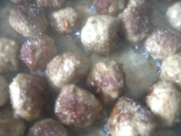 Jägerklöschen mit einer scharfen Paprika-Soße - Rezept - Bild Nr. 5