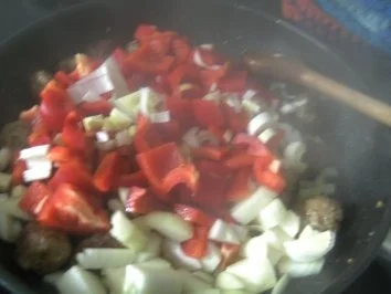 Jägerklöschen mit einer scharfen Paprika-Soße - Rezept - Bild Nr. 6