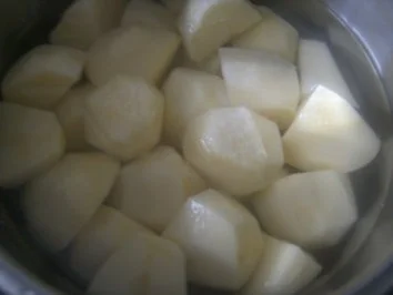 Jägerklöschen mit einer scharfen Paprika-Soße - Rezept - Bild Nr. 8