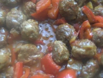 Jägerklöschen mit einer scharfen Paprika-Soße - Rezept - Bild Nr. 9