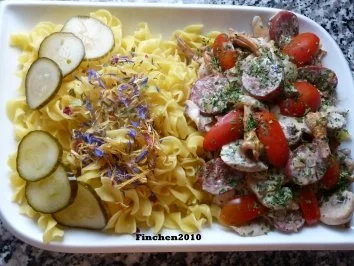 Cremige Salami - Pilzpfanne an italienischer Pasta - Rezept